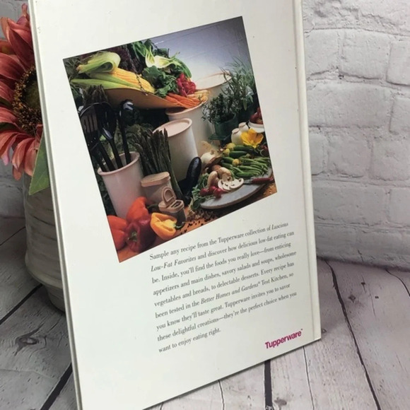 Vintage 1993 TUPPERWARE LUSCIOUS LOW-FAT FAVORITES cookbook - Picture 6 of 8